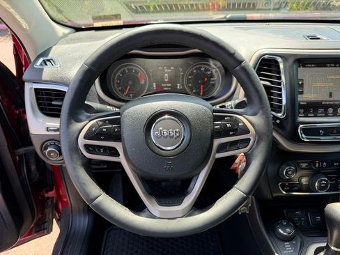 Used 2017 Jeep Cherokee Latitude w/ True North Edition AWD/4WD image 18