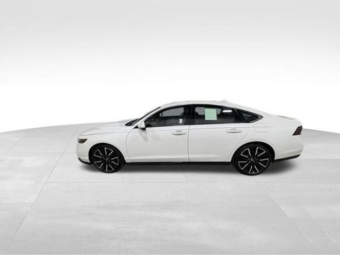 Used 2025 Honda Accord Touring image 3