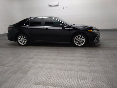 Used 2021 Toyota Camry LE w/ Carpet Mat Package (TMS) FWD image 11