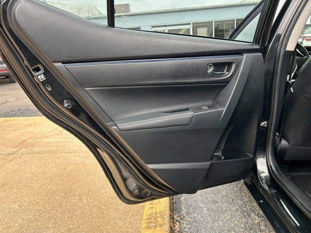 Used 2019 Toyota Corolla XSE FWD image 18