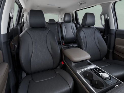 New 2026 Kia Carnival EX FWD image 10