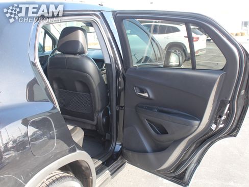 Used 2019 Chevrolet Trax LT w/ LT Convenience Package image 22