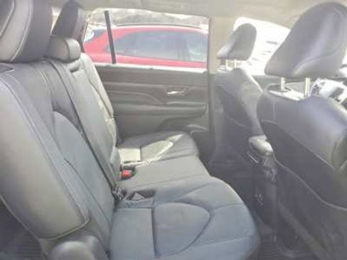 Used 2025 Toyota Grand Highlander AWD Hybrid image 9