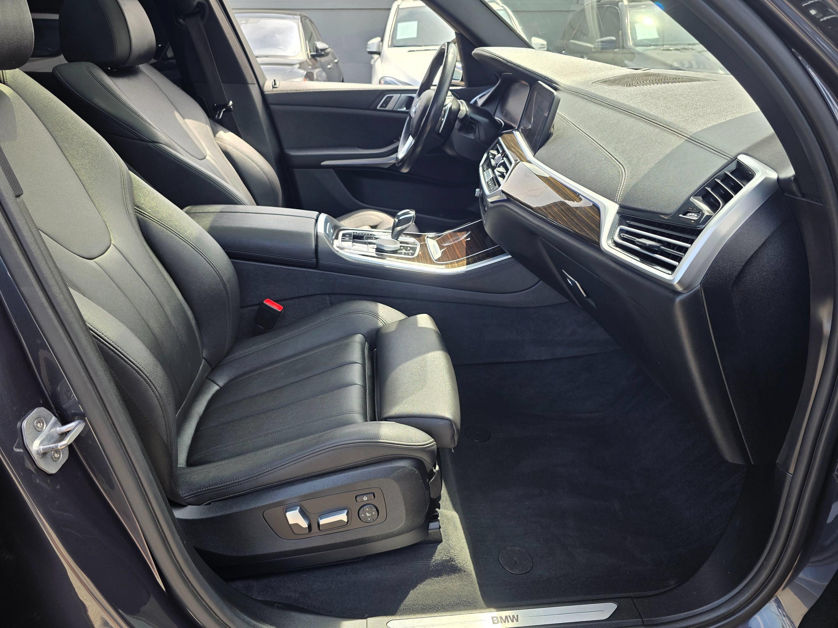 Used 2019 BMW X5 xDrive40i w/ Premium Package 2 AWD/4WD image 9