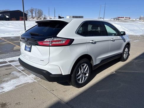 Used 2024 Ford Edge SEL w/ Convenience Package image 4