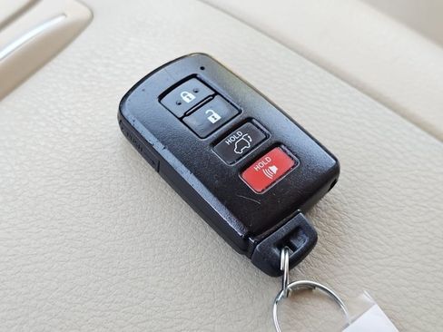 Used 2015 Toyota Highlander Limited AWD/4WD image 35