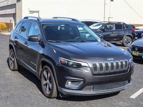 Used 2019 Jeep Cherokee Limited image 3