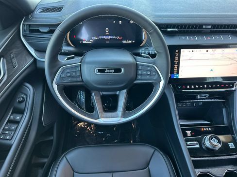 New 2026 Jeep Grand Cherokee L Limited AWD/4WD image 13