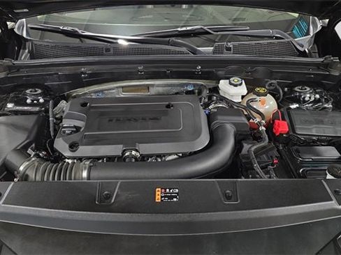 Used 2023 Buick Envision Essence w/ Sport Touring Package image 25