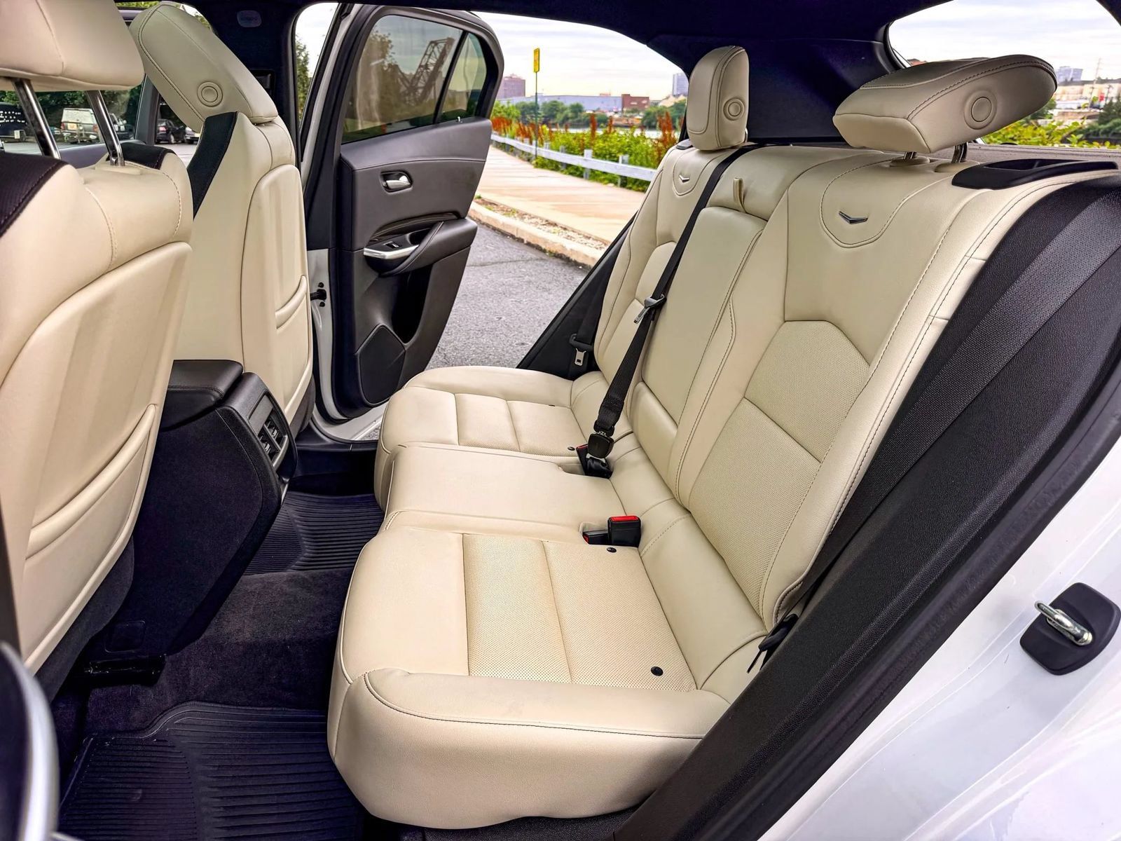 Used 2023 Cadillac XT4 Sport AWD/4WD image 18