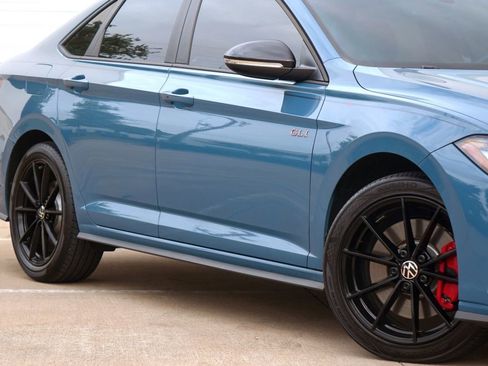 Used 2025 Volkswagen Jetta GLI Autobahn FWD image 17