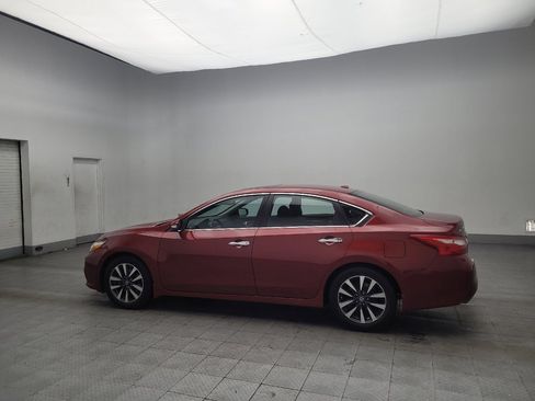 Used 2017 Nissan Altima 2.5 SV w/ Convenience Package image 3