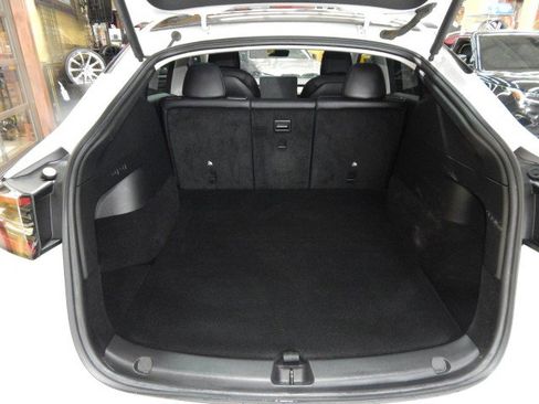 Used 2021 Tesla Model Y Performance image 8