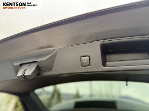 Used 2025 Ford Escape Platinum image 39