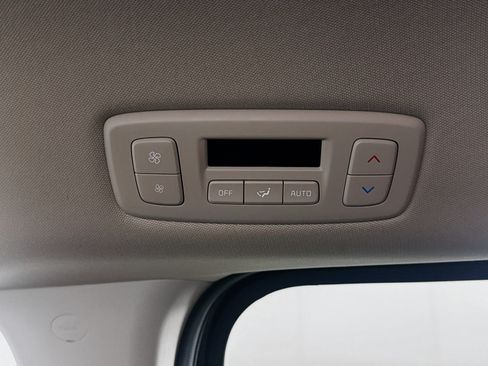 Used 2026 Kia Carnival FWD image 28