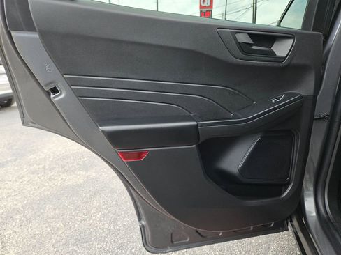 Used 2025 Ford Escape Active AWD/4WD image 18