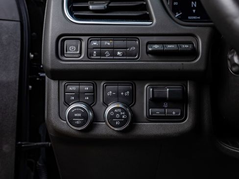 Used 2022 GMC Yukon XL AT4 w/ AT4 Premium Plus Package image 21