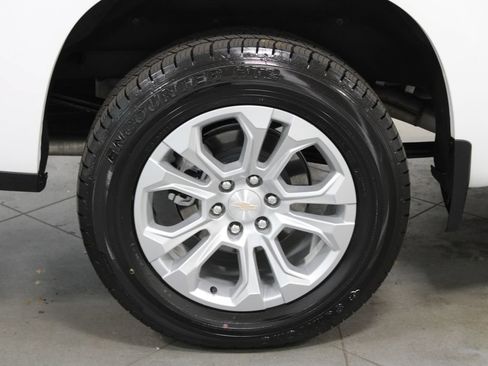 Used 2025 Chevrolet Silverado 1500 LTZ w/ LTZ Premium Package AWD/4WD image 13
