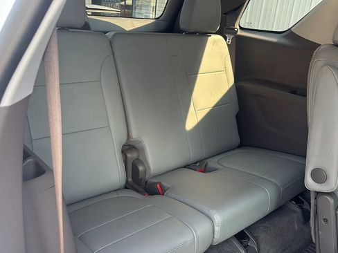 Used 2020 Chevrolet Traverse LT w/ LT Premium Package AWD/4WD image 16