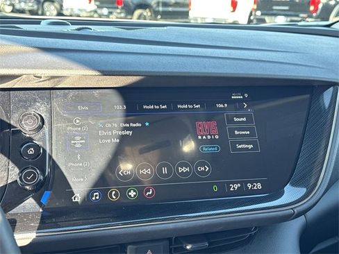 Used 2023 Buick Envision Essence image 17