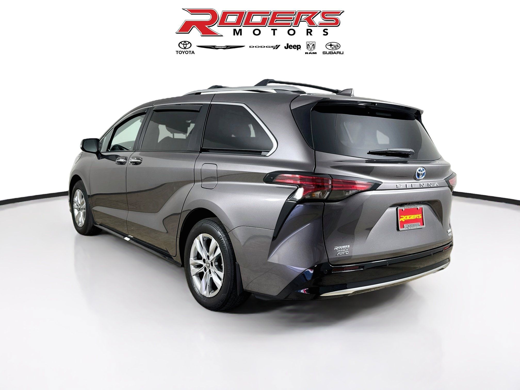 Certified 2023 Toyota Sienna Limited AWD/4WD image 11