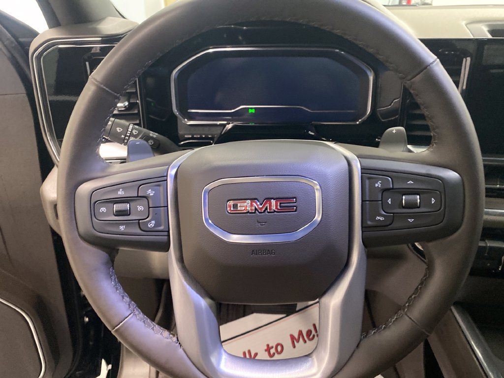 Used 2025 GMC Sierra 1500 SLT w/ SLT Premium Plus Package AWD/4WD image 18