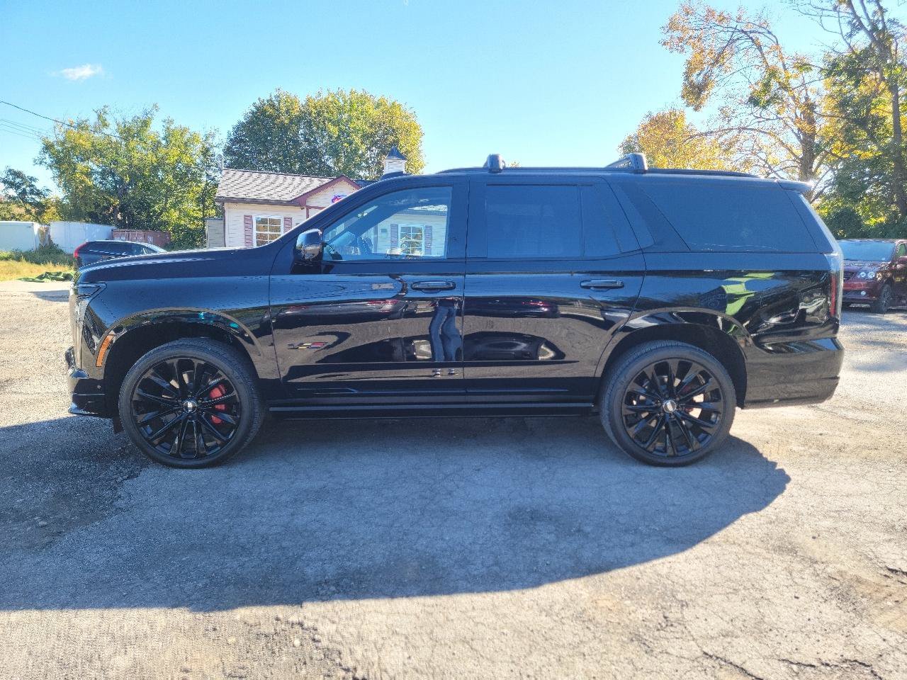Used 2025 Cadillac Escalade V AWD/4WD image 4