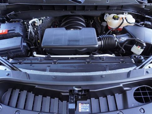 Used 2025 Chevrolet Suburban RST image 26