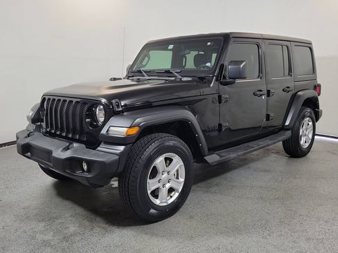 Used 2021 Jeep Wrangler Unlimited Sport AWD/4WD image 3