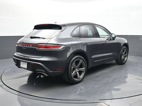 Certified 2025 Porsche Macan AWD/4WD image 22