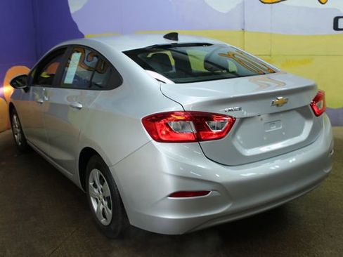 Used 2017 Chevrolet Cruze LS w/ LS Fleet Convenience Package FWD image 6