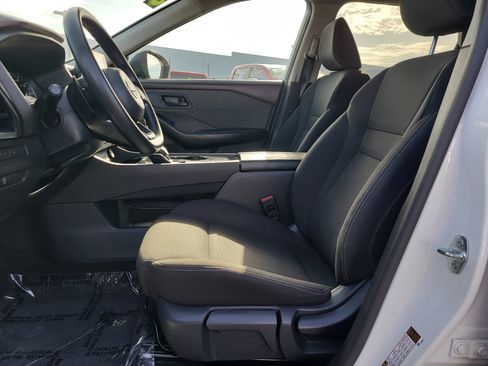 Used 2023 Nissan Rogue S FWD image 17