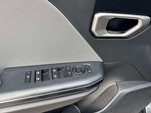 Used 2025 Kia K4 FWD image 19