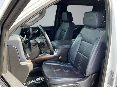 Used 2024 Chevrolet Silverado 3500 High Country w/ High Country Premium Package image 25