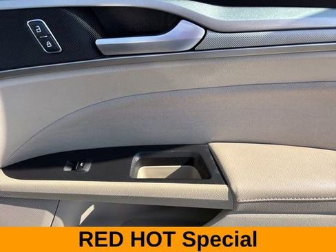 Used 2018 Ford Fusion SE image 39