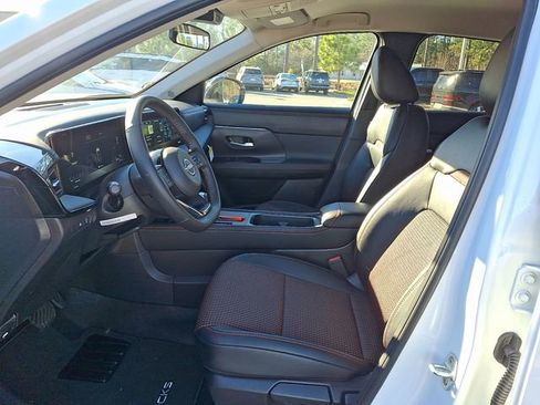 New 2026 Nissan Kicks SR w/ Cold Weather Package image 12