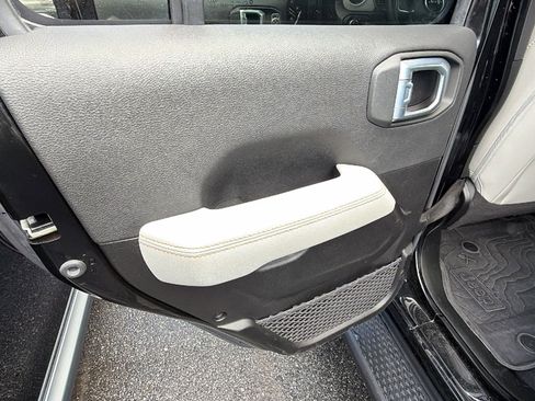 Certified 2023 Jeep Gladiator Overland image 19