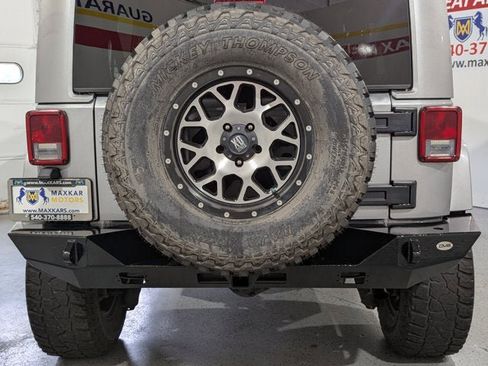 Used 2015 Jeep Wrangler Unlimited Sahara w/ Dual Top Group image 47