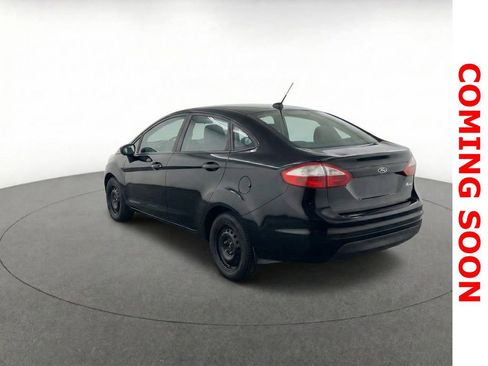 Used 2013 Ford Fiesta SE image 4