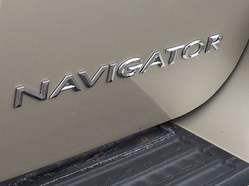 Used 2004 Lincoln Navigator Luxury AWD/4WD image 27