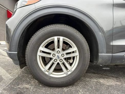 Used 2020 Ford Explorer XLT w/ Equipment Group 202A AWD/4WD image 27