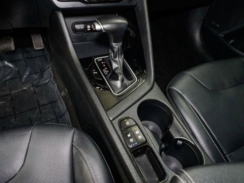 Used 2017 Kia Niro Touring image 25