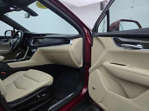 Used 2018 Cadillac XT5 AWD image 26