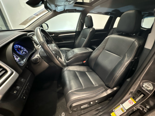 Used 2019 Toyota Highlander XLE AWD/4WD image 12