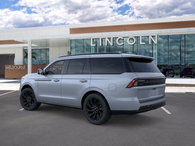 New 2026 Lincoln Navigator Reserve w/ Jet Appearance Package AWD/4WD image 4