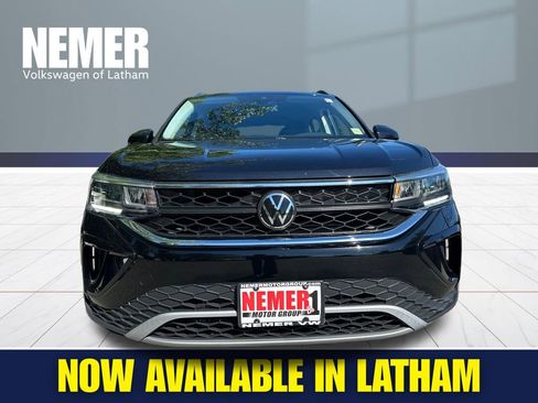 Certified 2023 Volkswagen Taos SE AWD/4WD image 5