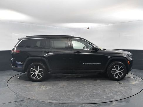 Used 2024 Jeep Grand Cherokee L Limited w/ Luxury Tech Group II image 11