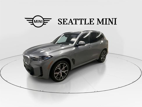 Used 2025 BMW X5 xDrive50e w/ M Sport Package AWD/4WD image 5