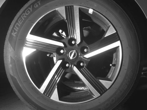 Used 2025 Nissan Sentra SV FWD image 18