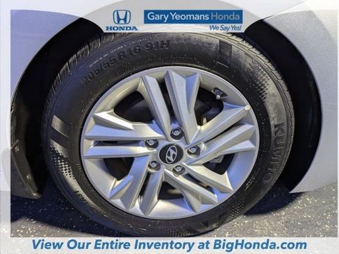 Used 2019 Hyundai Elantra Value Edition w/ Winter Weather Package image 14